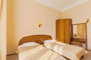 Гостиница Золотая Бухта Калининград Стандартный двухместный номер с 2 отдельными кроватями-3