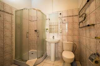 Гостиница Золотая бухта Калининград Стандарт двухместный с двумя раздельными  кроватями и дополнительным местом-4